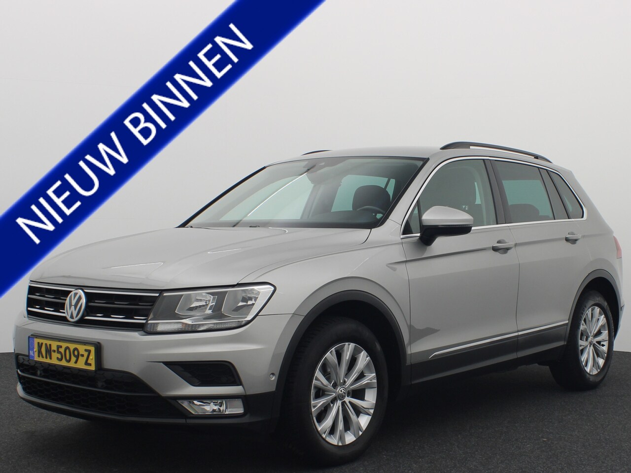 Volkswagen Tiguan - 1.4 TSI ACT Comfortline AUTOMAAT / TREKHAAK / NWE DRIEM / CAMERA / NAVI / CLIMA / PDC / BL - AutoWereld.nl