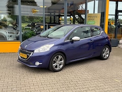 Peugeot 208 - 1.6 VTI 120 pk Allure - slechts 53.000 km - Navi - parkeer sensoren
