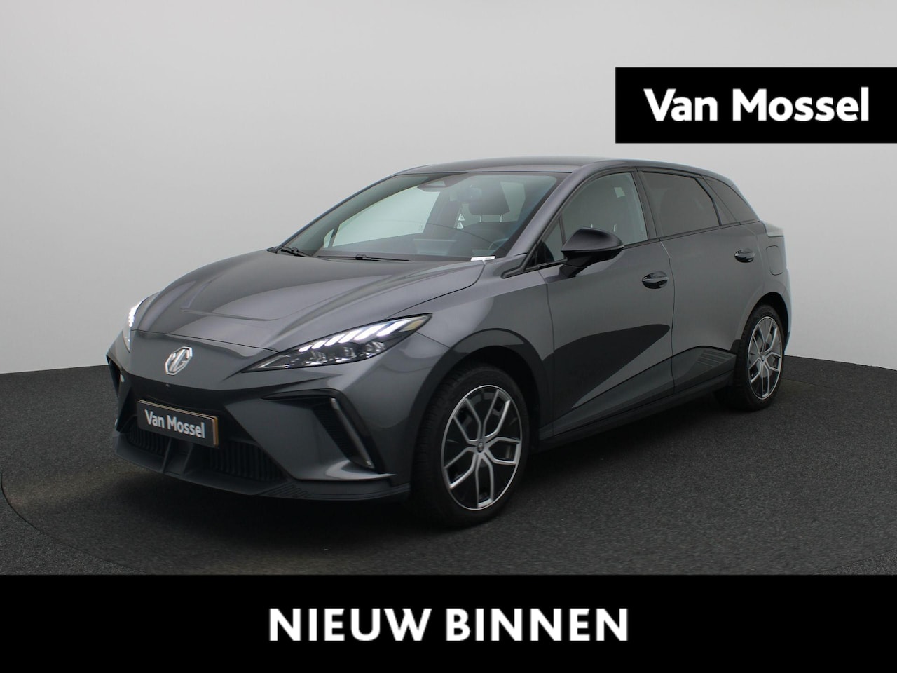 MG MG4 Electric - Luxury 64 kWh - AutoWereld.nl