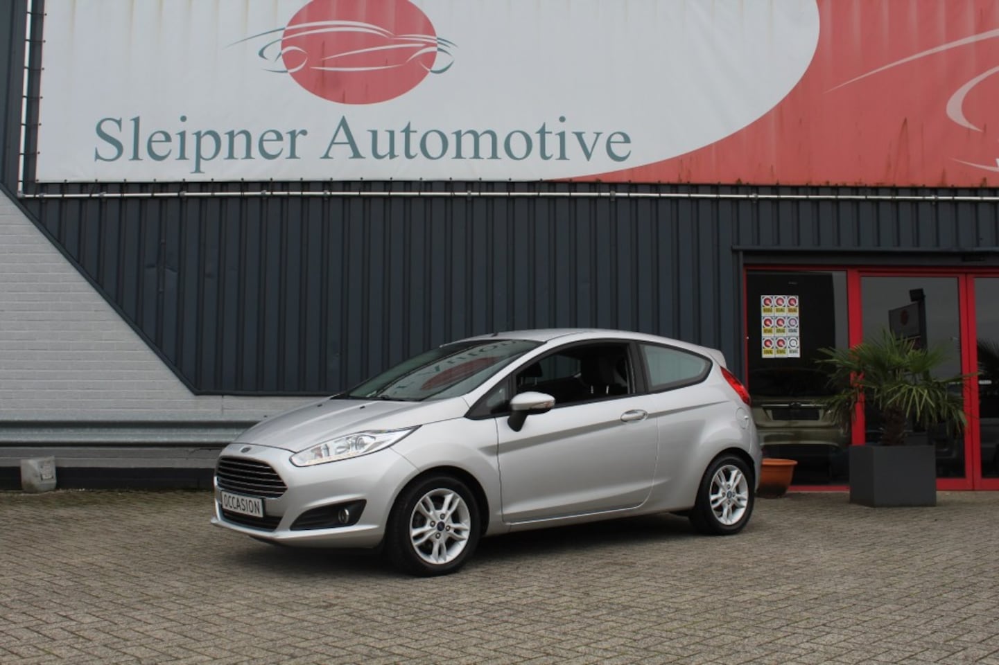 Ford Fiesta - 1.0 -80PK  TITANIUM 3drs weinig KM!! - AutoWereld.nl