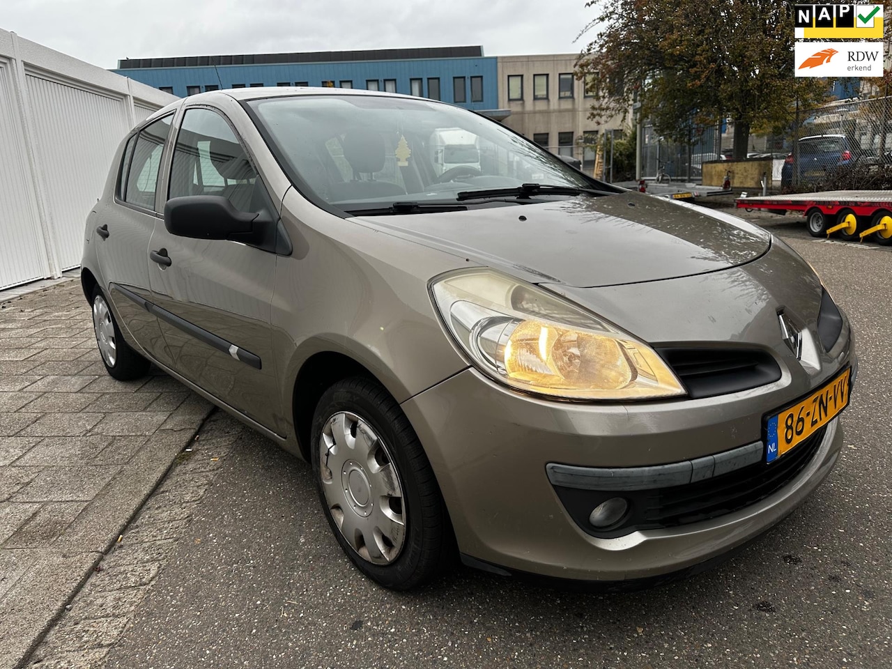 Renault Clio - 1.2-16V Special Line 1.2-16V Special Line, Nw apk - AutoWereld.nl