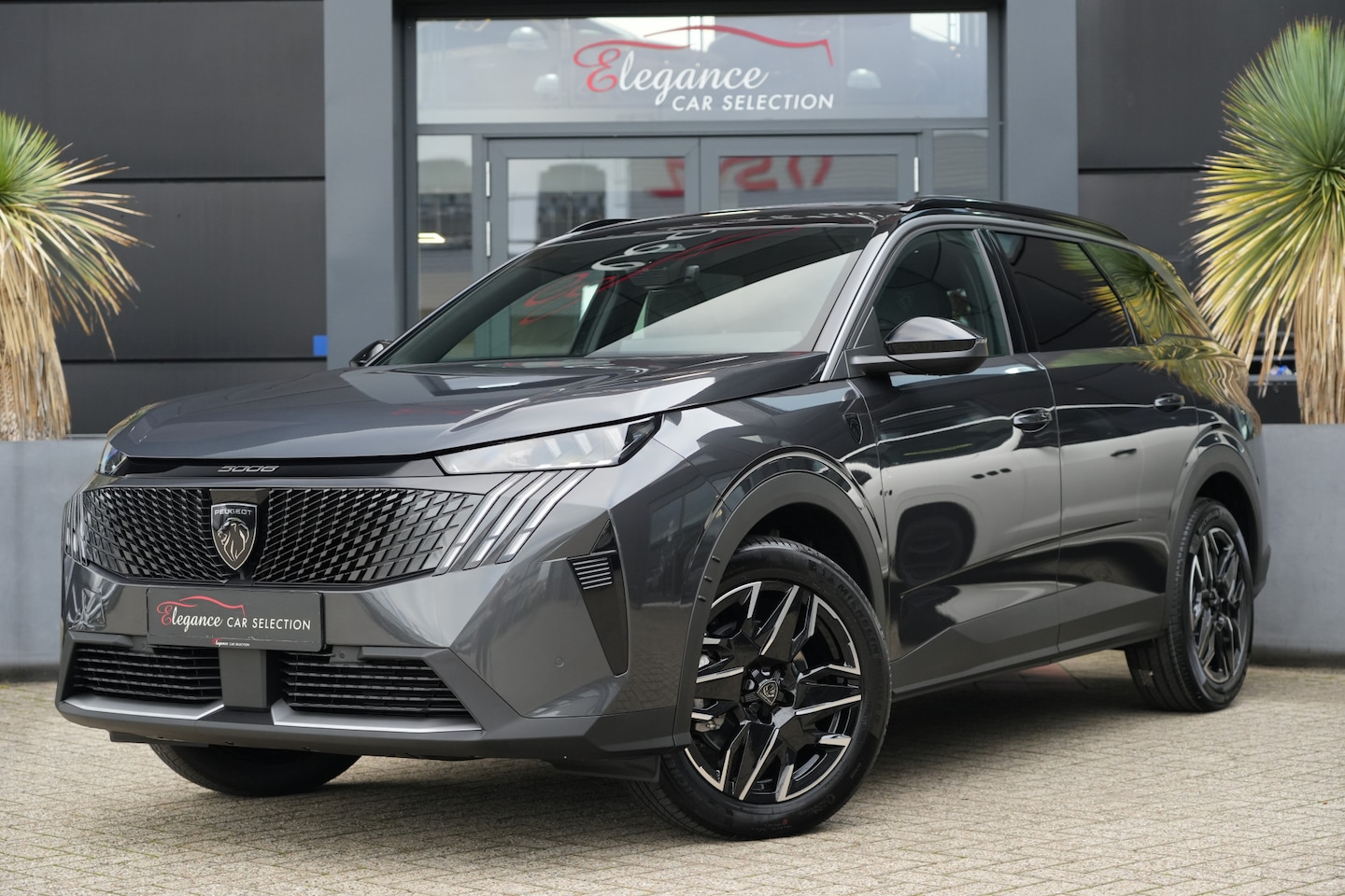 Peugeot 5008 - 1.2 Hybrid 145 GT 7p 145pk Panoramadak/Navigatie/360Camera - AutoWereld.nl