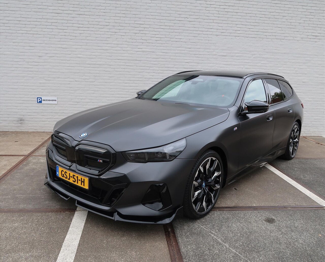 BMW i5 Touring - (g61) I5 M60 601pk xDrive Automaat I Individual I Panoramadak I Bowers & Wilkins I HUD I 2 - AutoWereld.nl