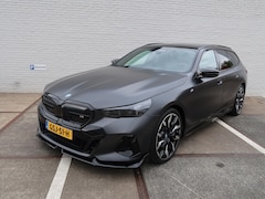 BMW i5 Touring - (g61) M60 601pk xDrive Automaat I Individual I Panoramadak I Bowers & Wilkins I HUD I 21 I