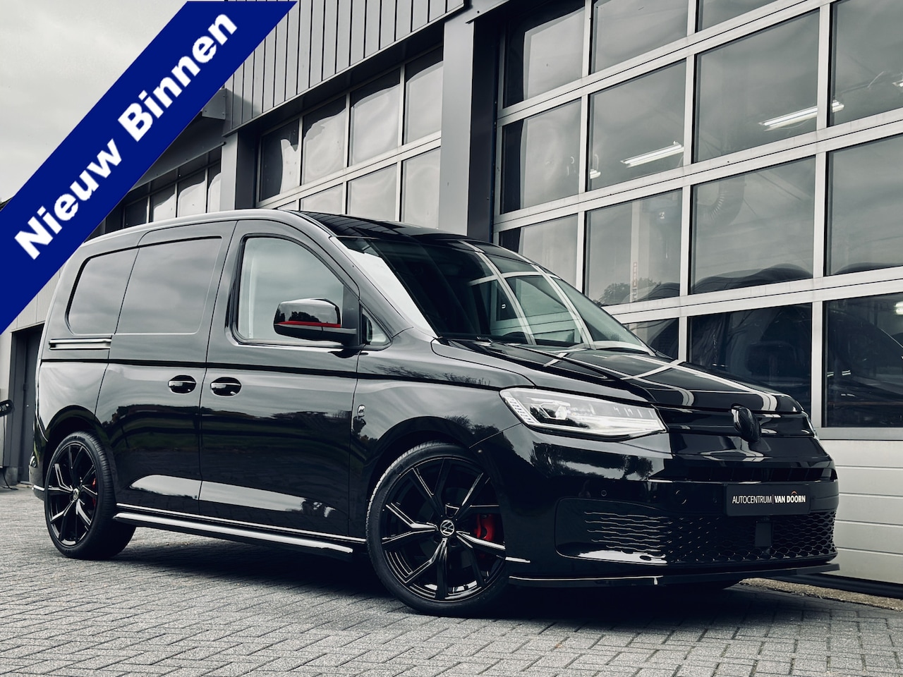 Volkswagen Caddy Cargo - 2.0 TDI DSG | Black Edition | LED | Leer | 2 jaar garantie | Camera | Stoelverw | Navigati - AutoWereld.nl