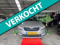 Skoda Octavia Combi - 1.6 TDI AUT PANORAMA en TAXI Klaar