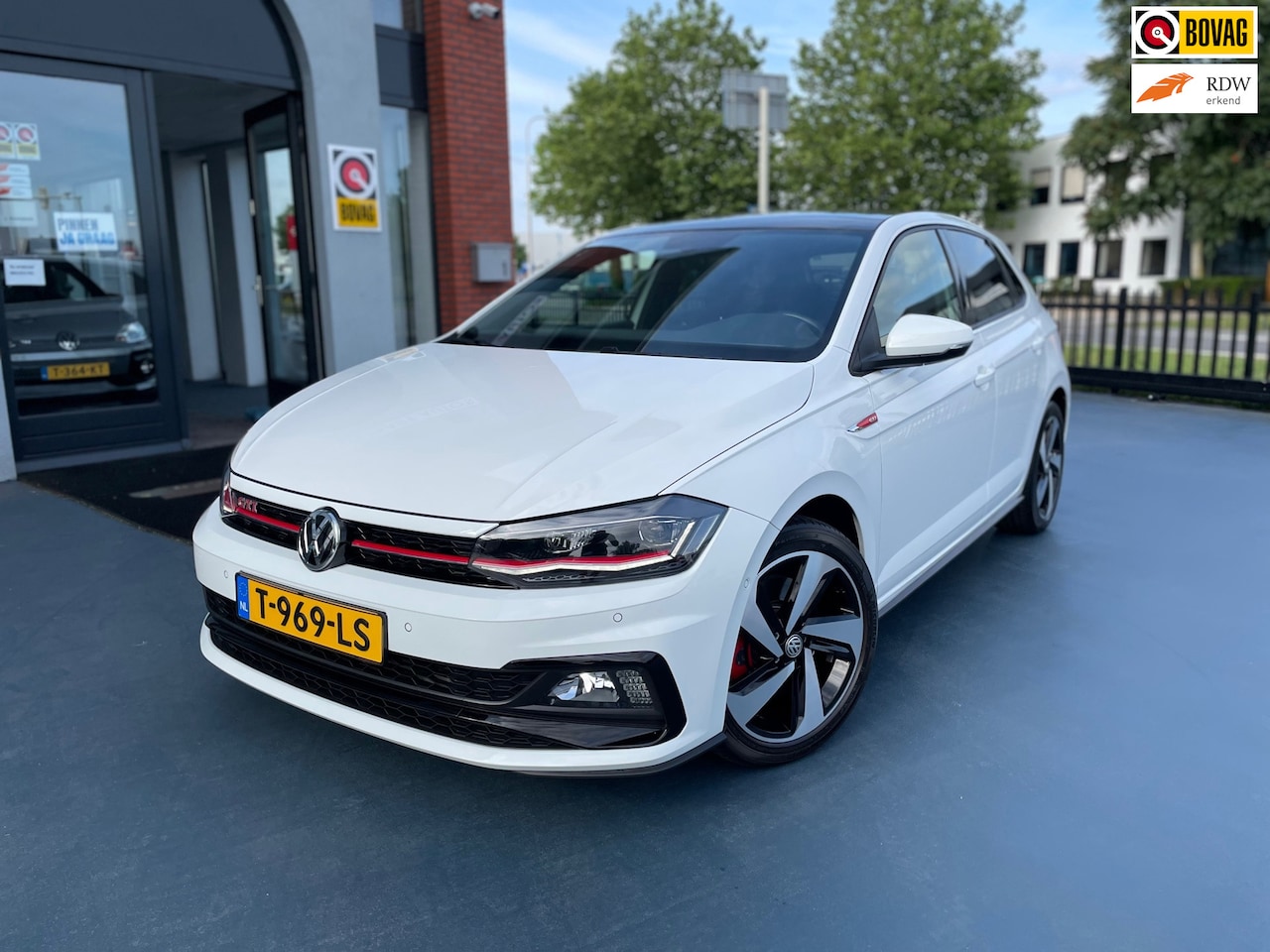 Volkswagen Polo - 2.0 TSI GTI PANODAK DIGITAAL DASH - AutoWereld.nl
