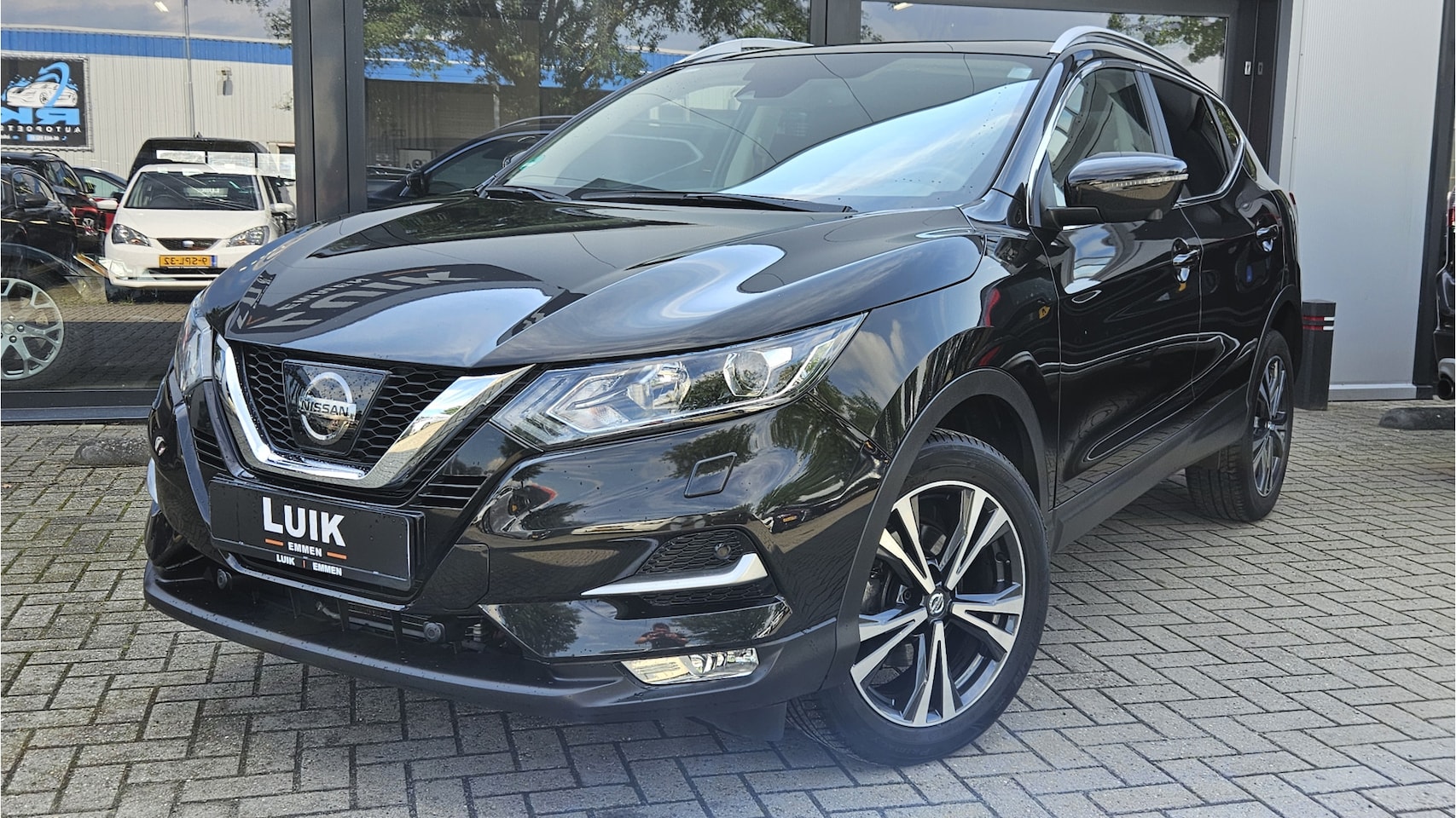 Nissan Qashqai - 1.2 N-Connecta + VOL OPTIES - AutoWereld.nl