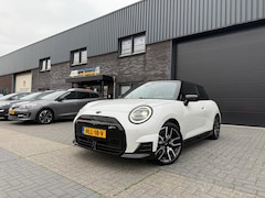 MINI Mini-Electric - Cooper SE John Cooper Works XL 54.2 kWh | 1E EIGENAAR | HARMAN KARDON | PANO | HEAD-UP | L