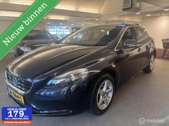 Volvo V40 - 2.0 T3 Momentum