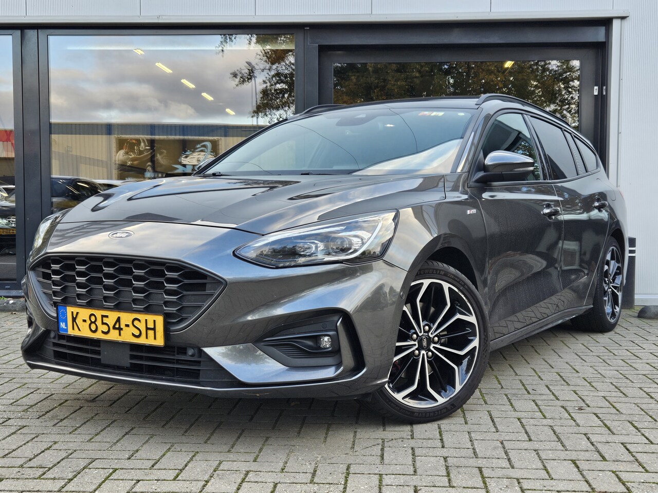 Ford Focus Wagon - 1.0 EcoBoost Hybrid ST Line X + PANO DAK + B&O + LED + KEYLESS - AutoWereld.nl