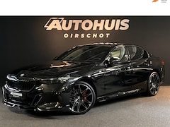 BMW 5-serie - 520i High Executive Edition M Stuurverwarming/ Laser/ 21"/ Glazendak/ Memoryseats/ 360Came