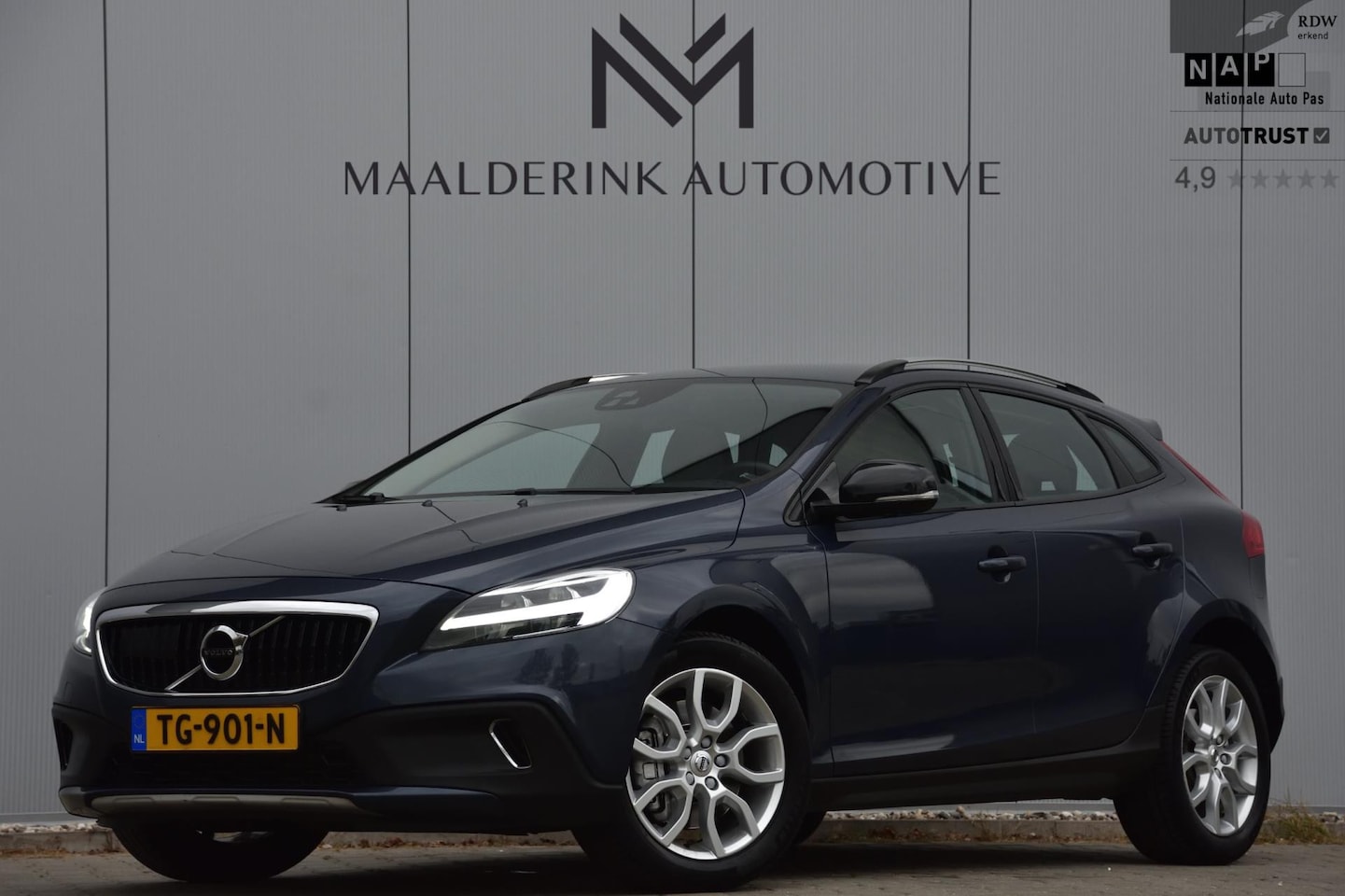 Volvo V40 Cross Country - 2.0 T4 Automaat Summum Trekhaak, Leder, Navi, Stoelverwarming - AutoWereld.nl