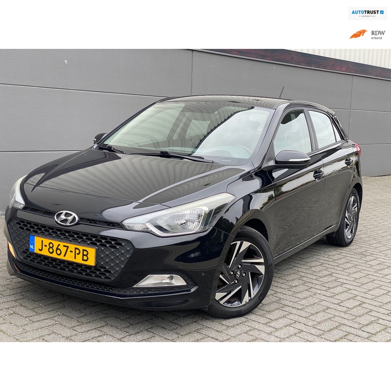 Hyundai i20 - 1.2 HP i-Motion/ luxe uitvoering/ 5drs/ 1e EIG/ 1jaar apk/ airco/ EL-ramen/ zeer nette aut - AutoWereld.nl