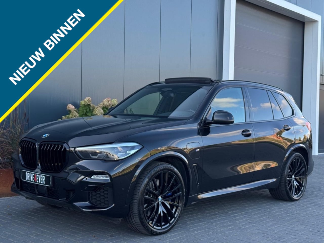 BMW X5 - xDrive45e M PACK 395pk PANO ECC CAMERA LEDER SPORTVELGEN - AutoWereld.nl