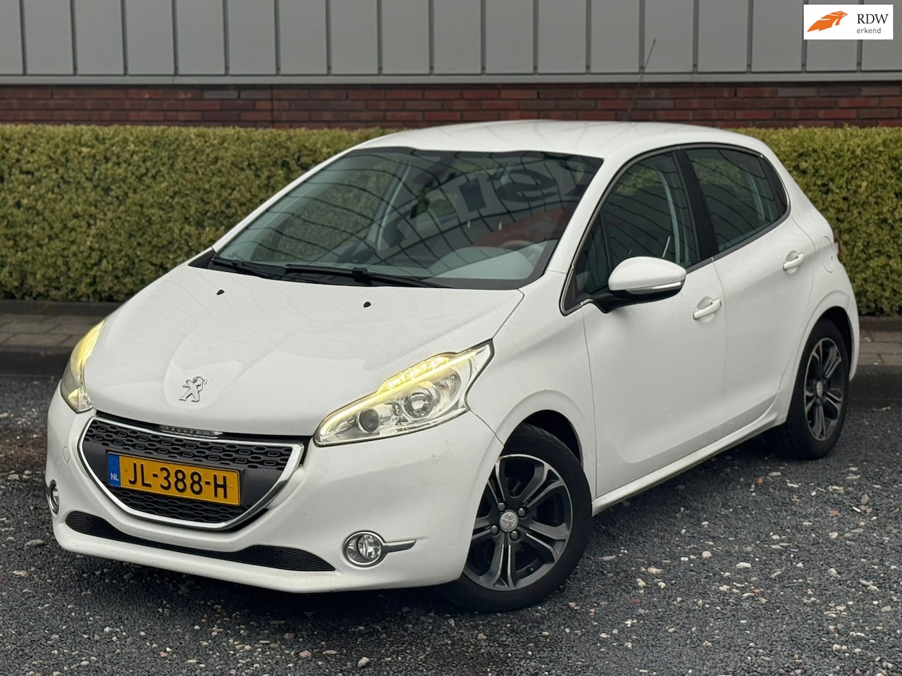 Peugeot 208 - 1.4 VTi / LED / APK / Allure - AutoWereld.nl