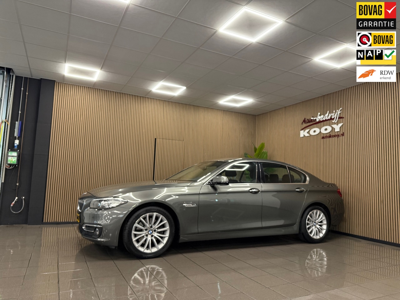 BMW 5-serie - 520i Last Minute Edition * Automaat / Navigatie / Xenon / Leder / NL Auto * - AutoWereld.nl