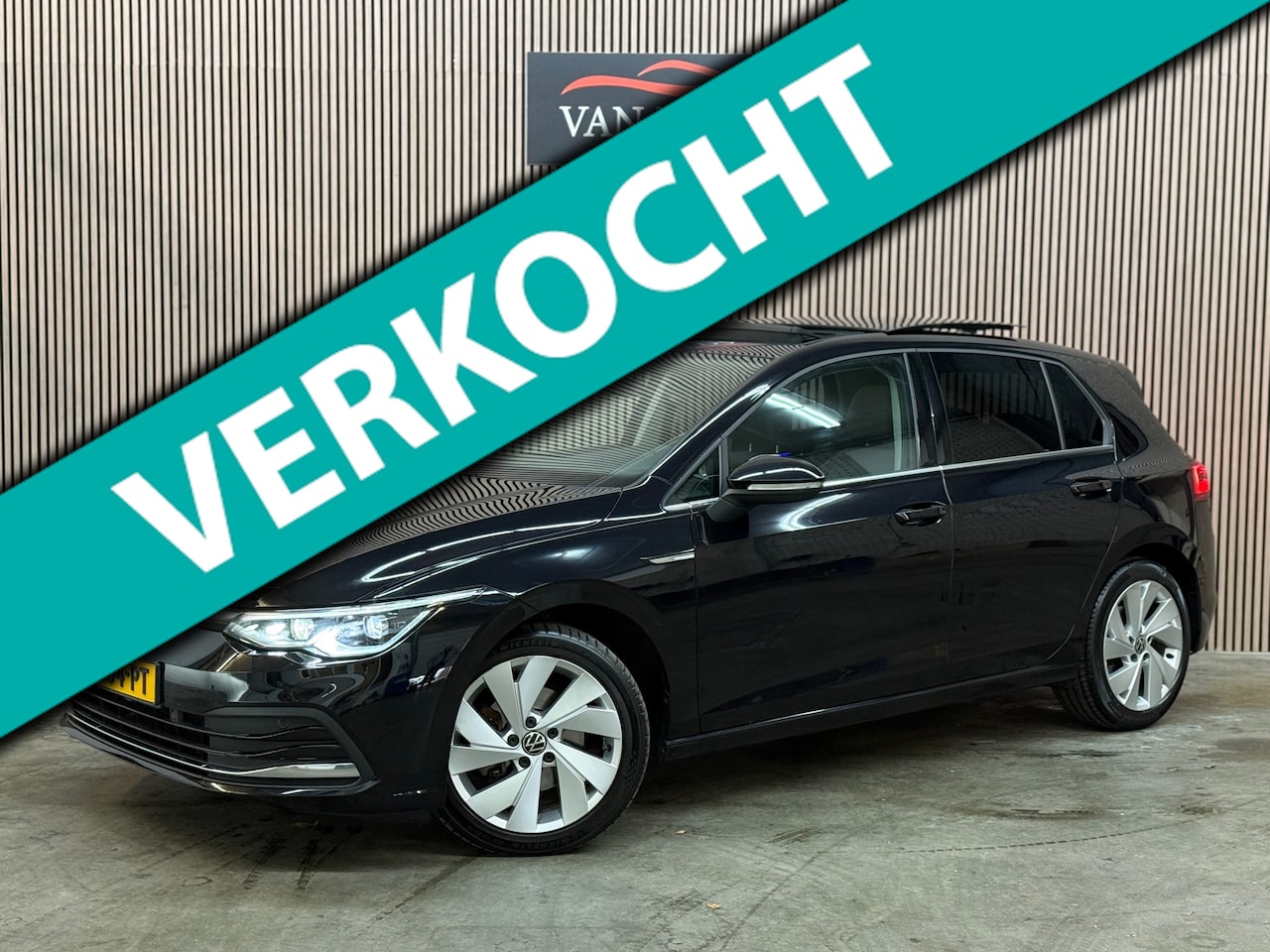 Volkswagen Golf - 2.0 TDI Style 2020 DSG IQ-LIGHTS PANO CAR-PLAY - AutoWereld.nl