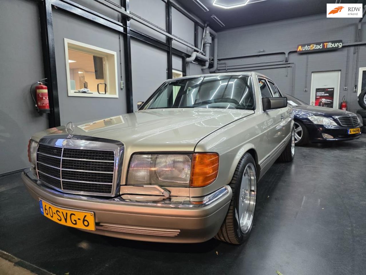 Mercedes-Benz S-klasse - 560 SE Compleet gerestaureerd !!! - AutoWereld.nl