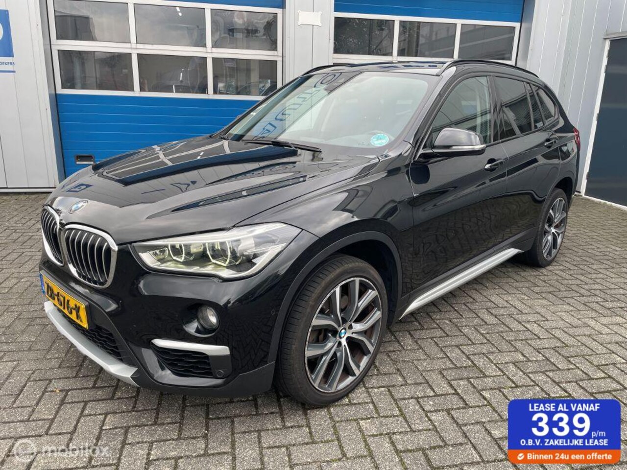 BMW X1 - sDrive20i OrangeEdition III Automaat-Pano-Leer-Camera - AutoWereld.nl