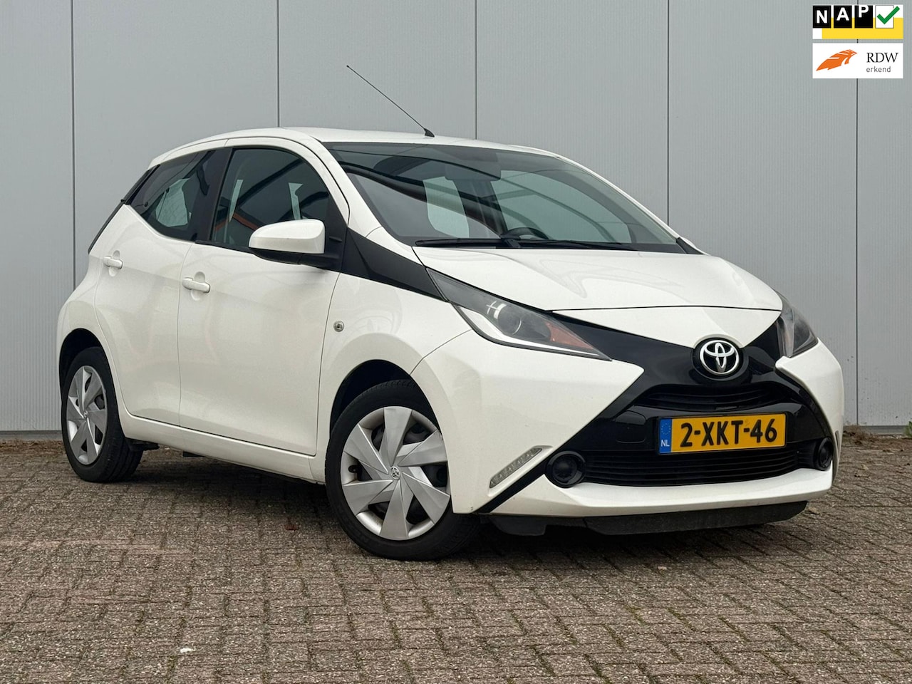 Toyota Aygo - 1.0 VVT-i x-play Scherm Camera NAP! - AutoWereld.nl