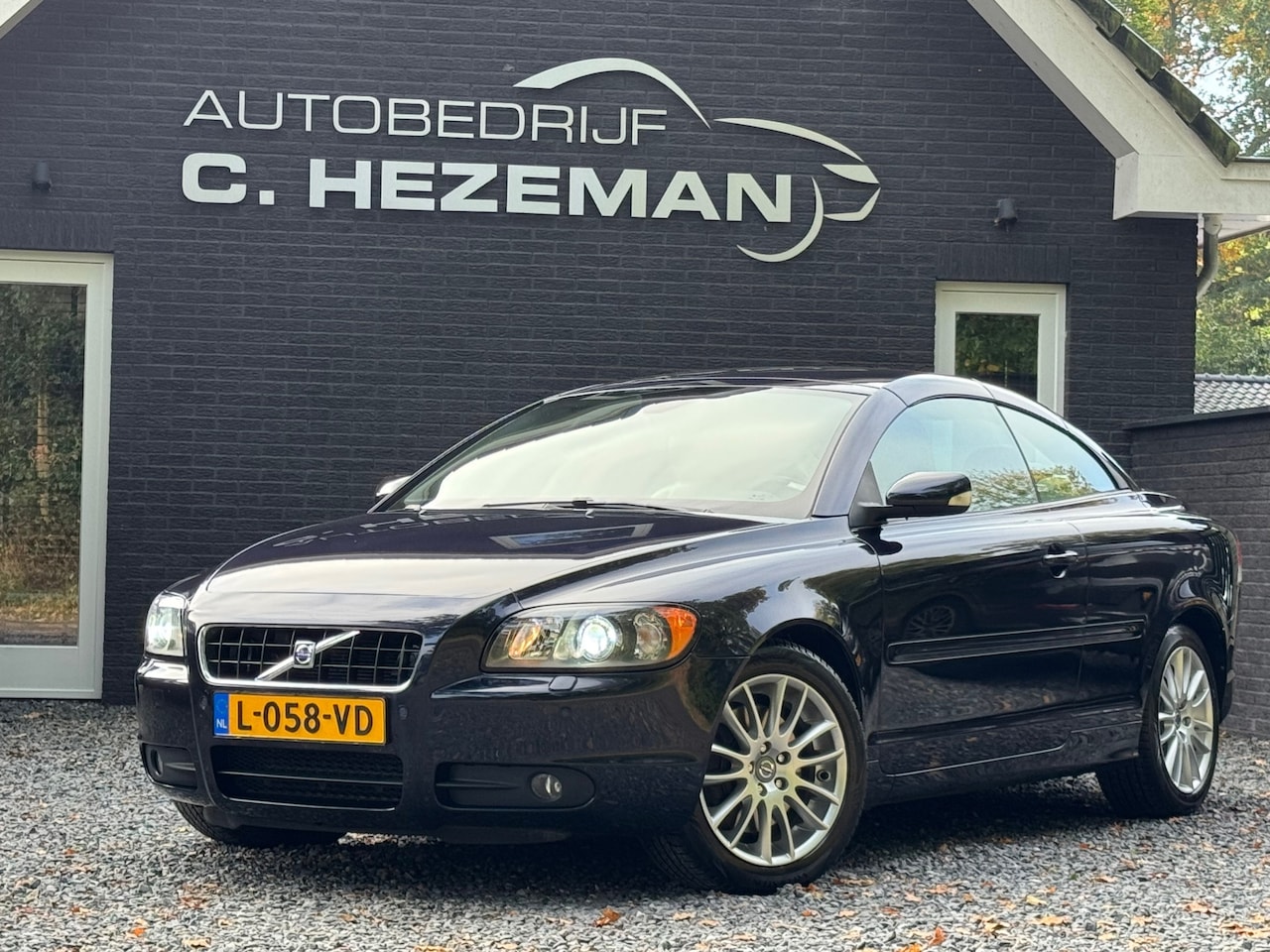 Volvo C70 Convertible - 2.5 T5 Kinetic Leder Navigatie Cruise & Climate Control elektrische stoelen - AutoWereld.nl