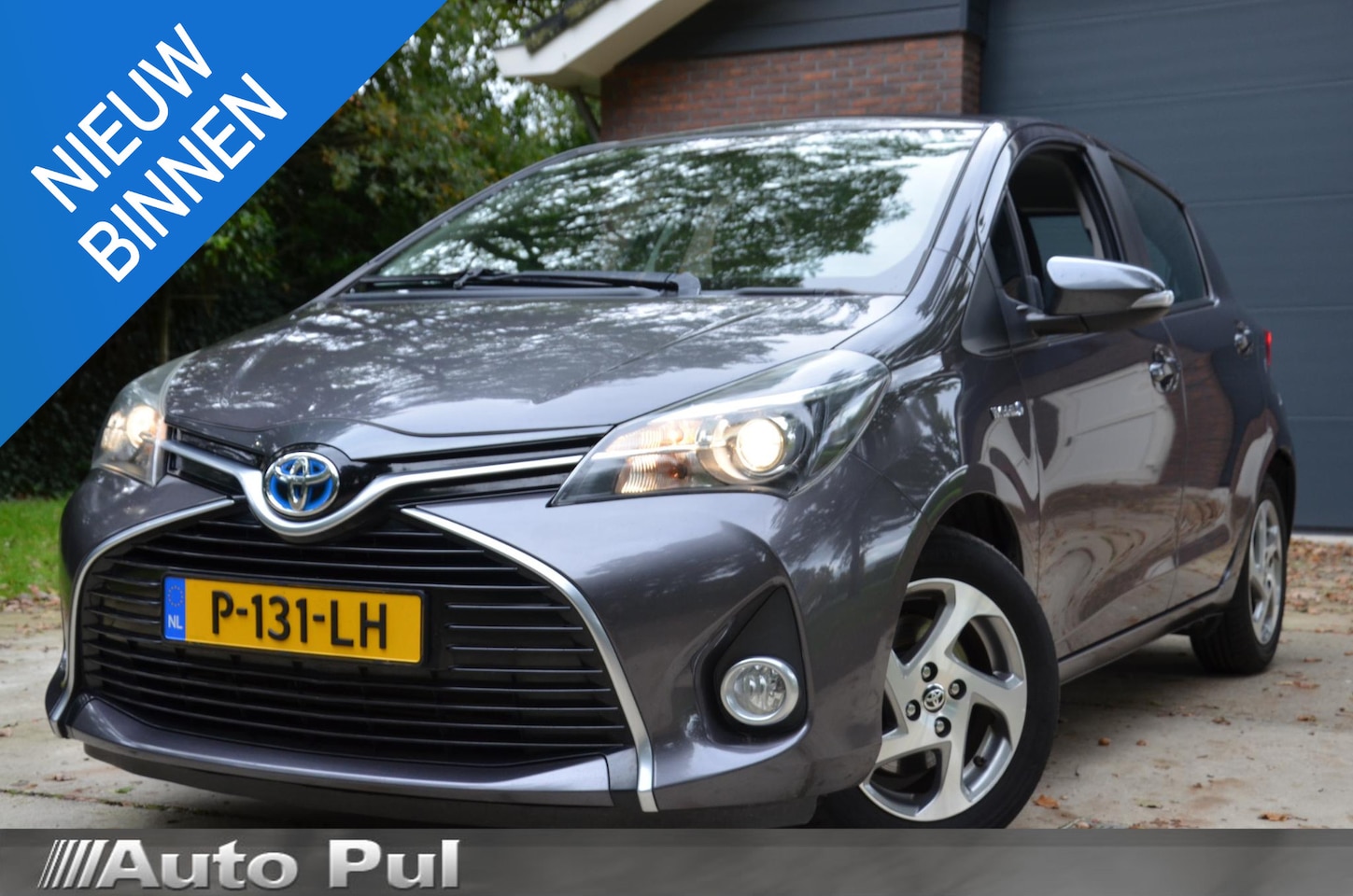 Toyota Yaris - 1.5 Hybrid Aspiration Automaat/Navi/Pdc/Ecc/Achteruitrijcamera - AutoWereld.nl