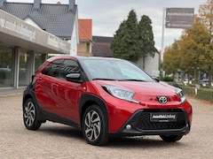 Toyota Aygo X - 1.0 VVT-i MT Pulse|Nieuw|Camera| Apple CarPlay|BI-Tone|Stoelverwarming|Direct leverbaar|10