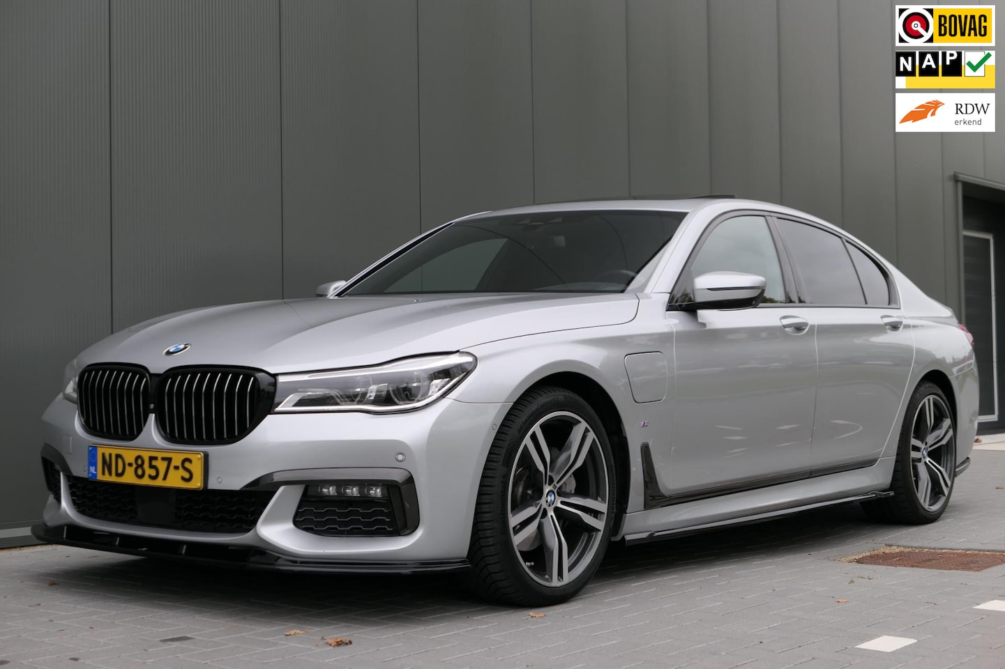BMW 7-serie - 740e iPerformance High Executive M-Sport pakket Pano induvidial Full option NAP - AutoWereld.nl