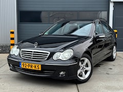 Mercedes-Benz C-klasse - 180 K. Avantgarde AUT / CRUISE / CLIMA / NAP
