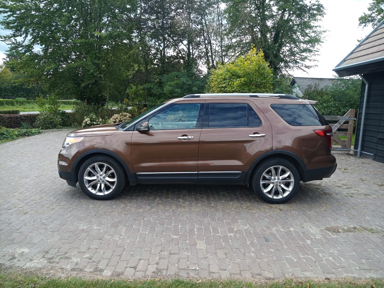 Ford Explorer - USA Ecoboost 2.0 liter 7 pers - AutoWereld.nl