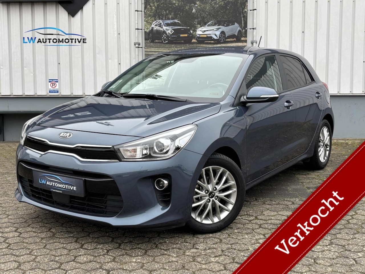Kia Rio - 1.2 84pk 4-cilinder ExecutiveLine | Navi | Camera | Carplay | Cruise | Stoel+stuurverwarmi - AutoWereld.nl