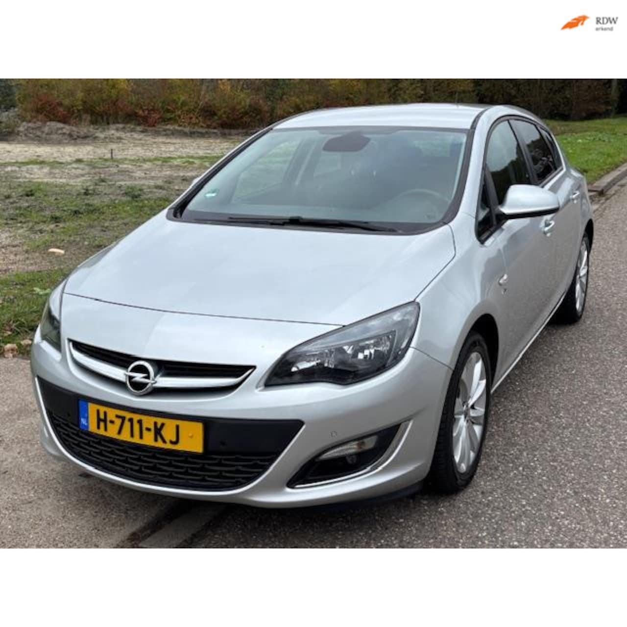 Opel Astra - 1.4 Turbo Cosmo 5-Drs 140PK! ECC AUdio-CD/MP3 LMV 17" Cruisecontrol ABS ESP Stuurverwarmin - AutoWereld.nl
