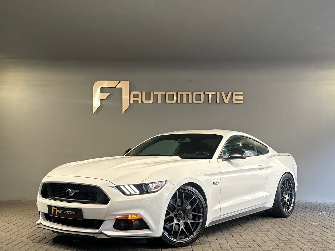 Ford Mustang - USA 5.0 V8 Keyless|Camera|Kleppensysteem - AutoWereld.nl