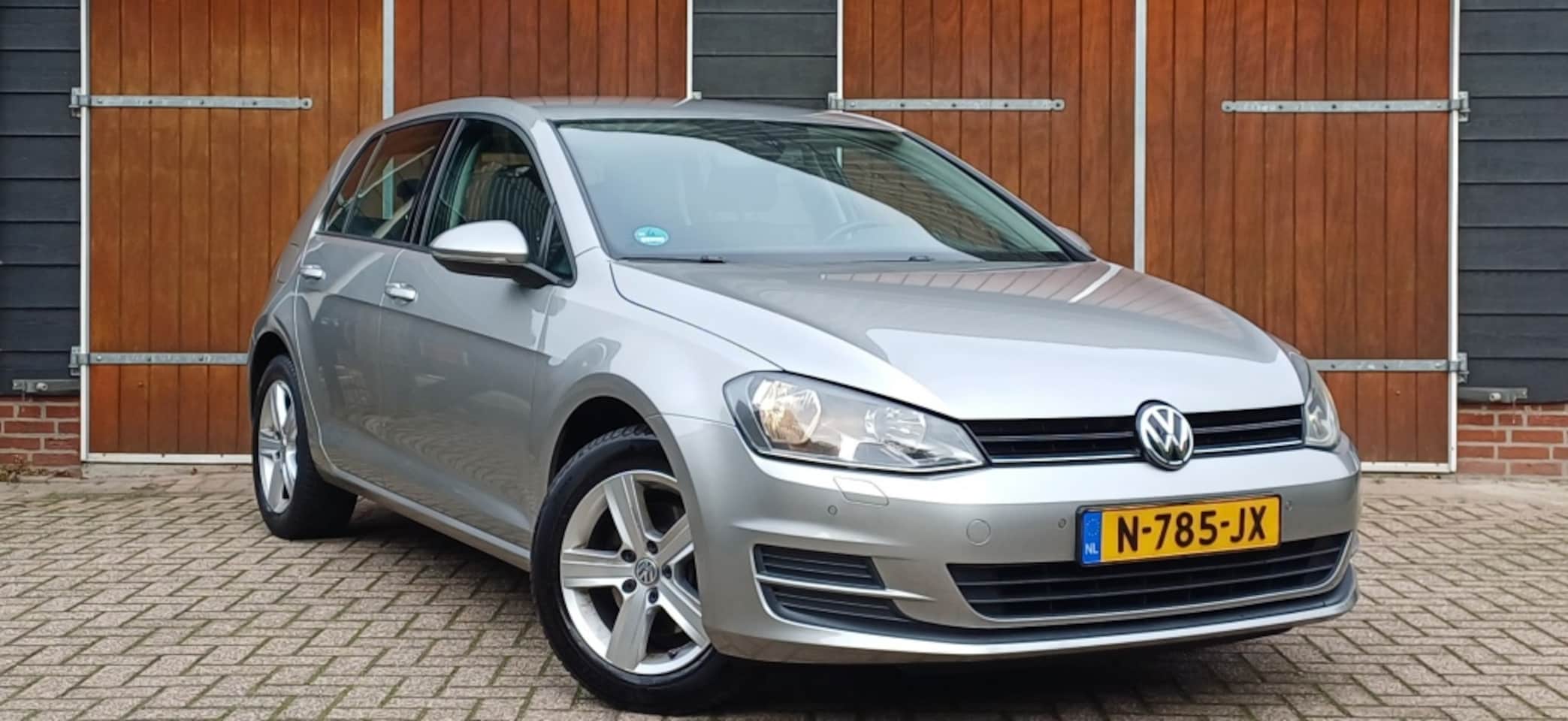Volkswagen Golf - 1.2 TSI Trendline 1.2 TSI Trendline, Nette auto, Trekhaak, Parkeersensoren V+A - AutoWereld.nl