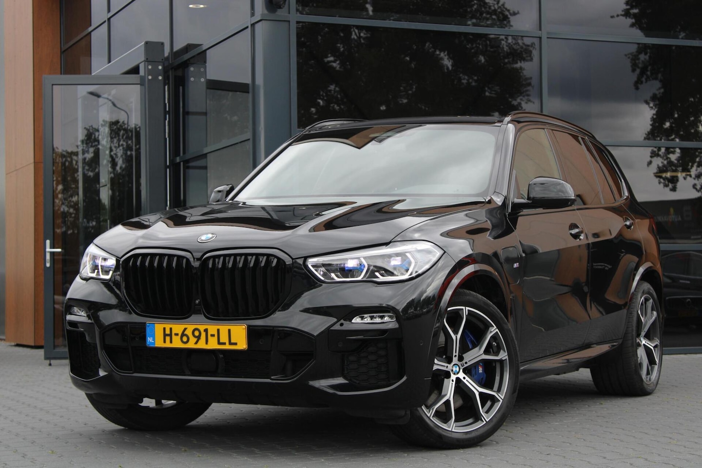 BMW X5 - xDrive45e | 4WS | Pano | Softclose | Laser | NAP | Trekhaak - AutoWereld.nl