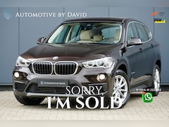 BMW X1 - sDrive20i 192 pk HIGH EXECUTIVE AUTOMAAT / GROTE BEURT + NIEUWE APK / LEDER / HEAD-UP DISP