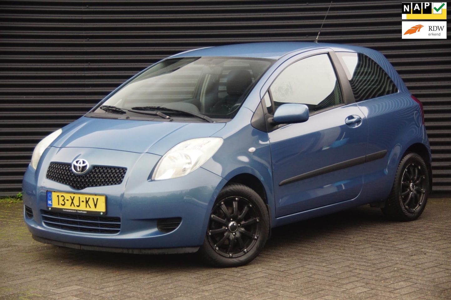 Toyota Yaris - 1.3 VVTi Sol | Carplay | Airco | Nieuwe APK | Trekhaak | - AutoWereld.nl