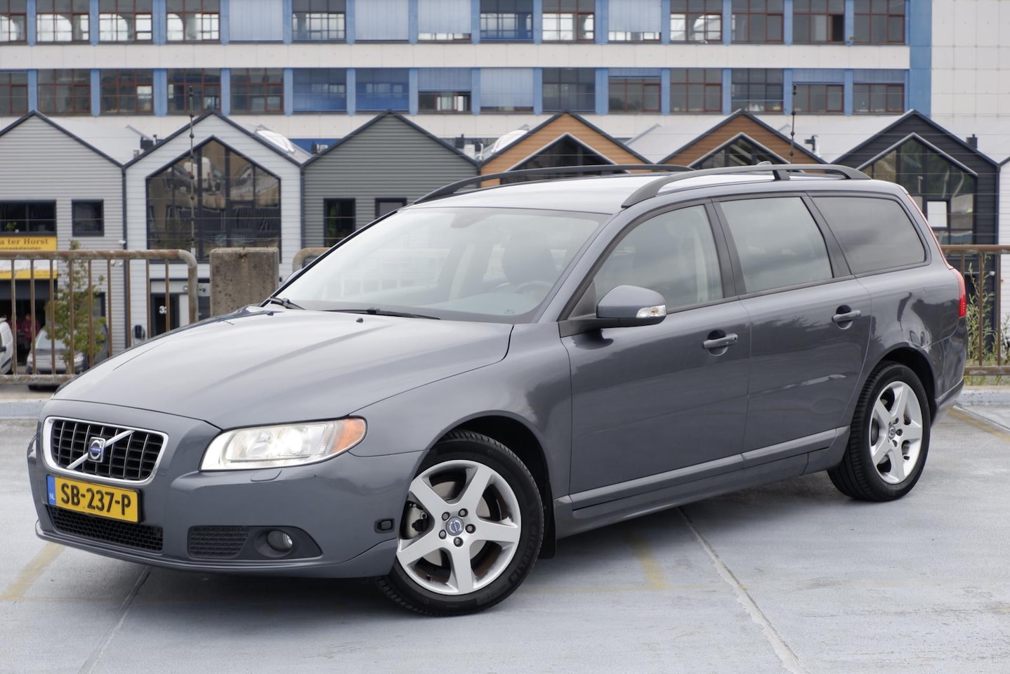 Volvo V70 - 2.0 Kinetic 2.0 145PK Kinetic - AutoWereld.nl