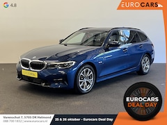 BMW 3-serie Touring - 320e Sportline Aut-8 Panoramadak HUD Laser Licht Adaptive Cruise Trekhaak Leder Navi PDC V