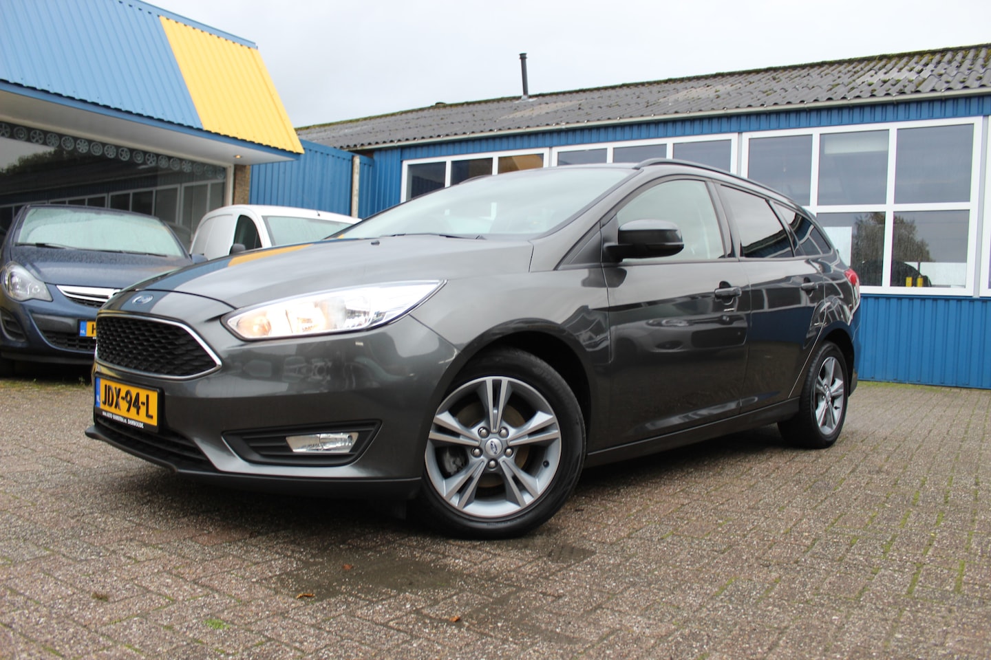 Ford Focus Wagon - 1.0i "Business Edition" Cruise - Navi - PDC !!! 125 Pk - AutoWereld.nl