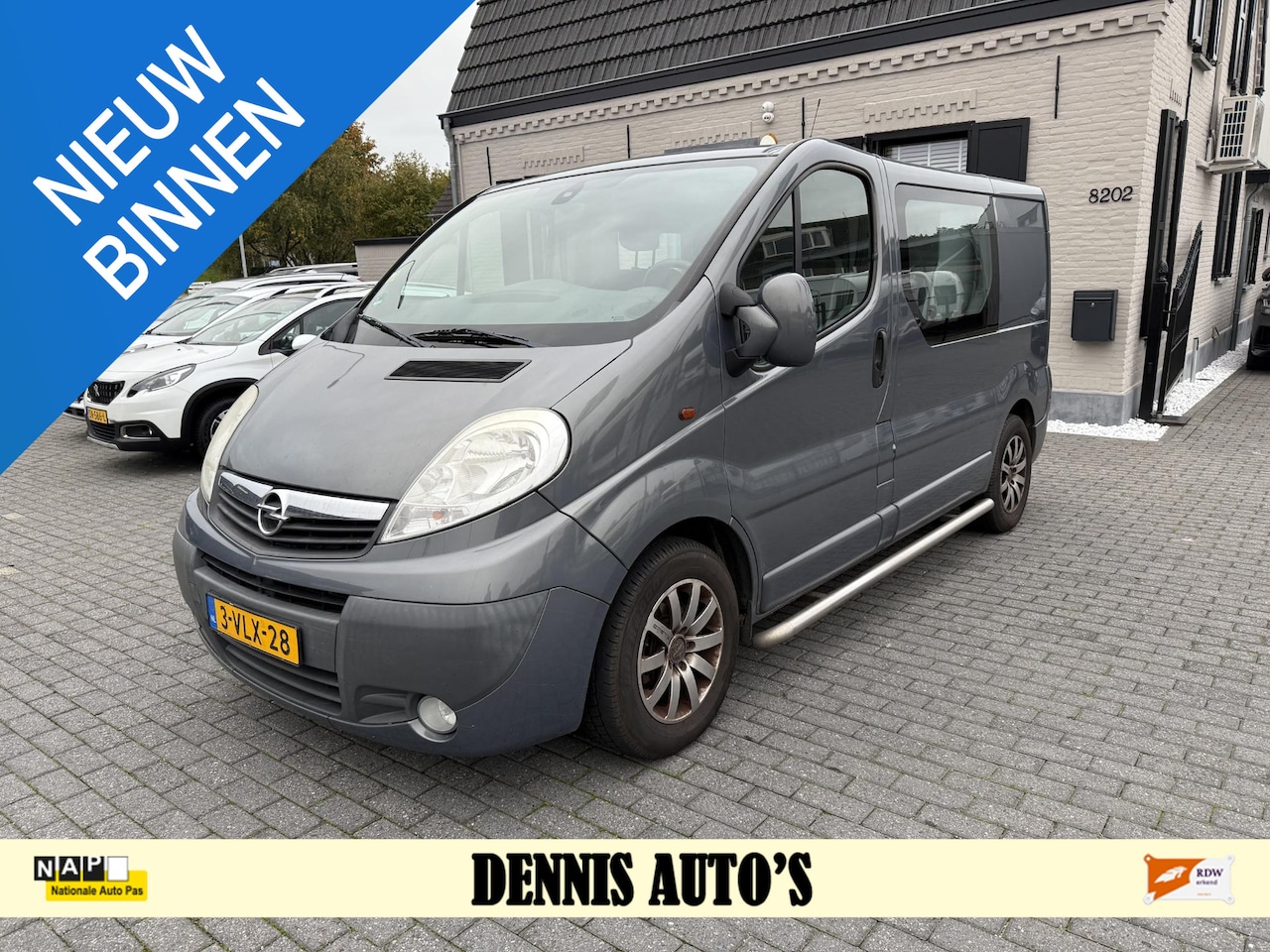 Opel Vivaro - 2.5 CDTI L1H1 DC 2.5 CDTI L1H1 DC Automaat - AutoWereld.nl