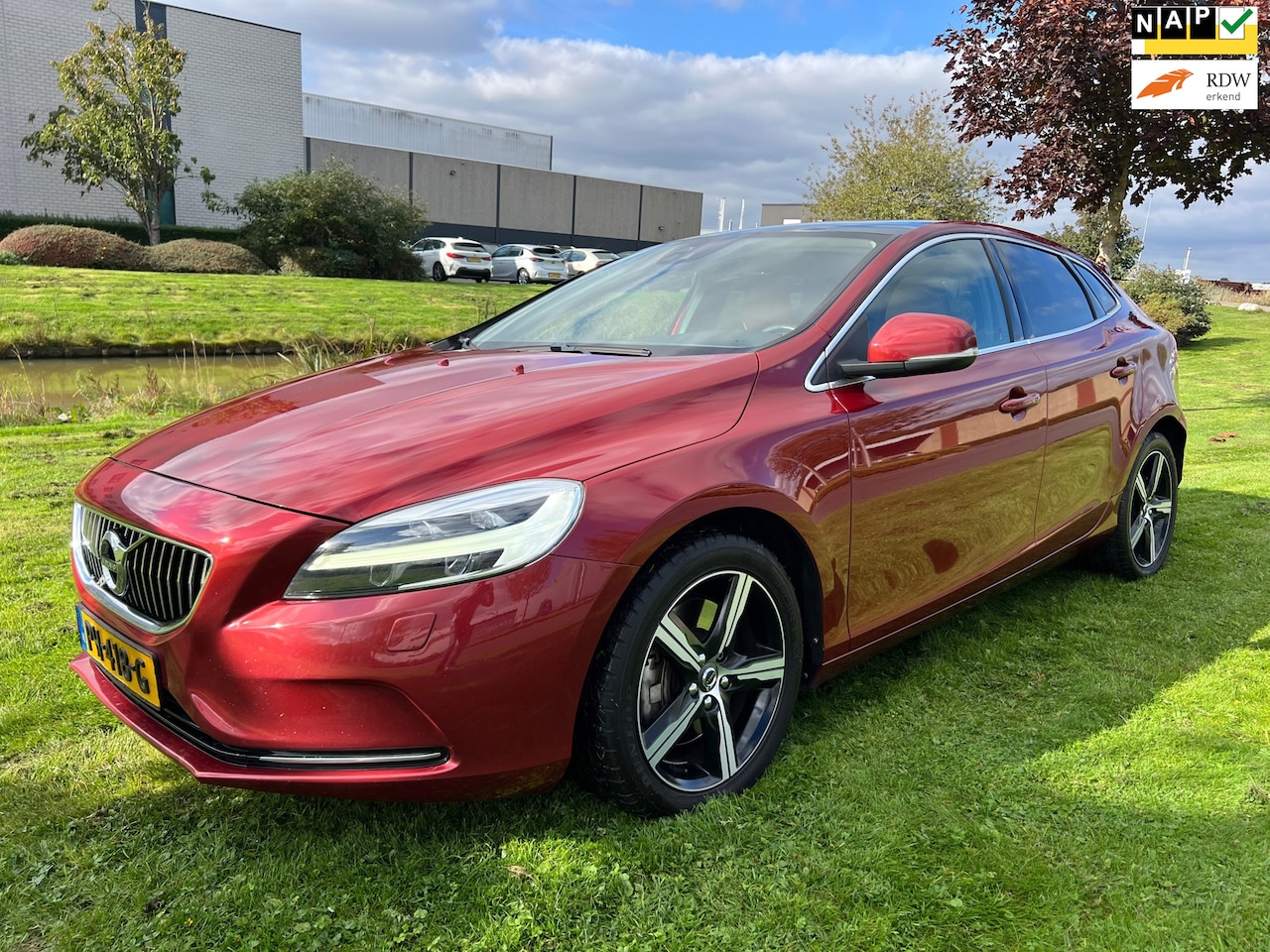 Volvo V40 - 2.0 D4 Nordic+ * AUTOMAAT * APK 2026 * TOP AUTO! - AutoWereld.nl