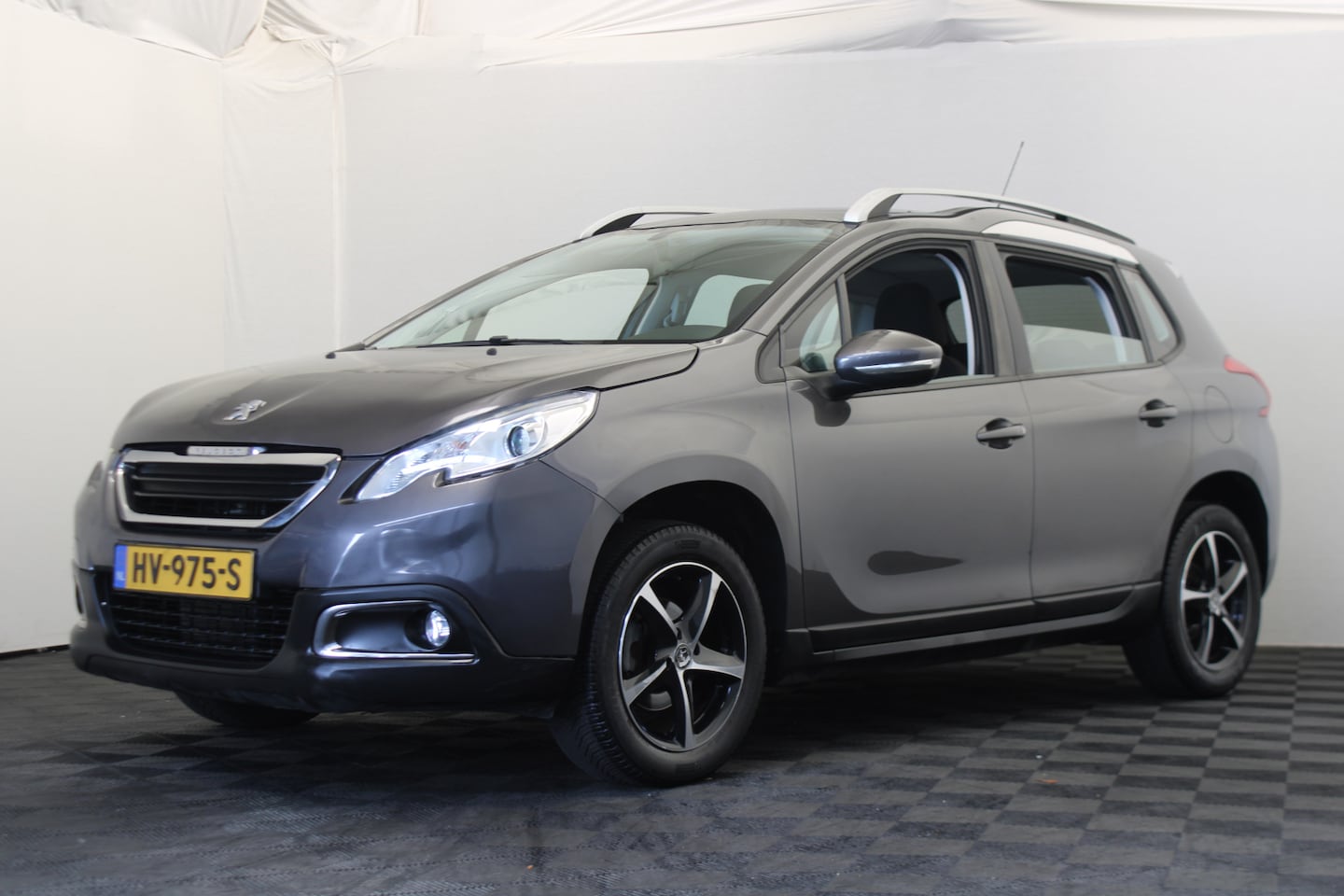 Peugeot 2008 - 1.2 PureTech Active |Pano|Trekhaak| - AutoWereld.nl