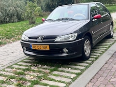 Peugeot 306 - 1.6 XS Met rode oortjes en bumper