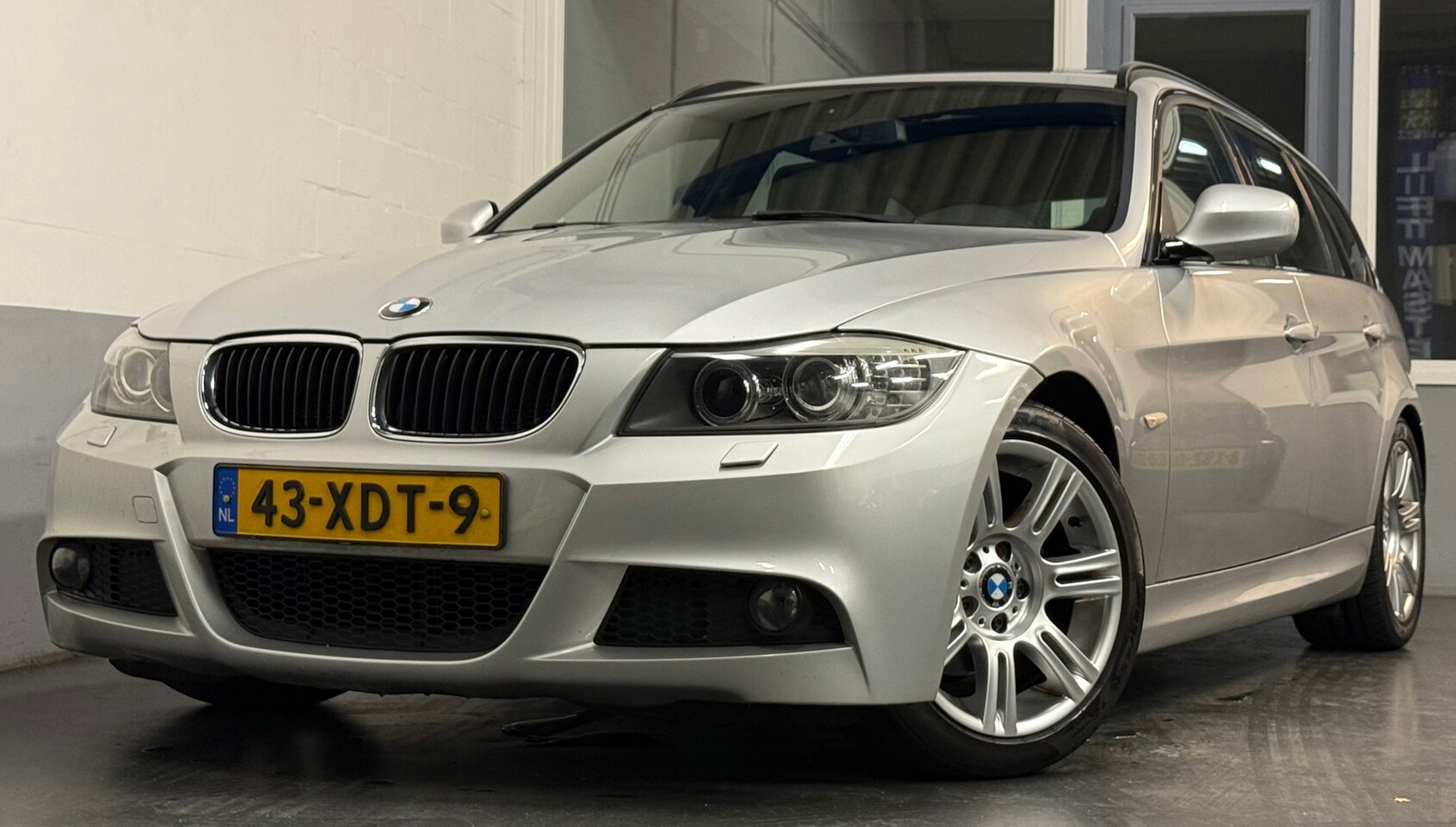 BMW 3-serie Touring - 318i Corporate Lease M Sport Edition|NAP|NweAPK|Pano|M-Sport|3eEig|PerfectOH - AutoWereld.nl