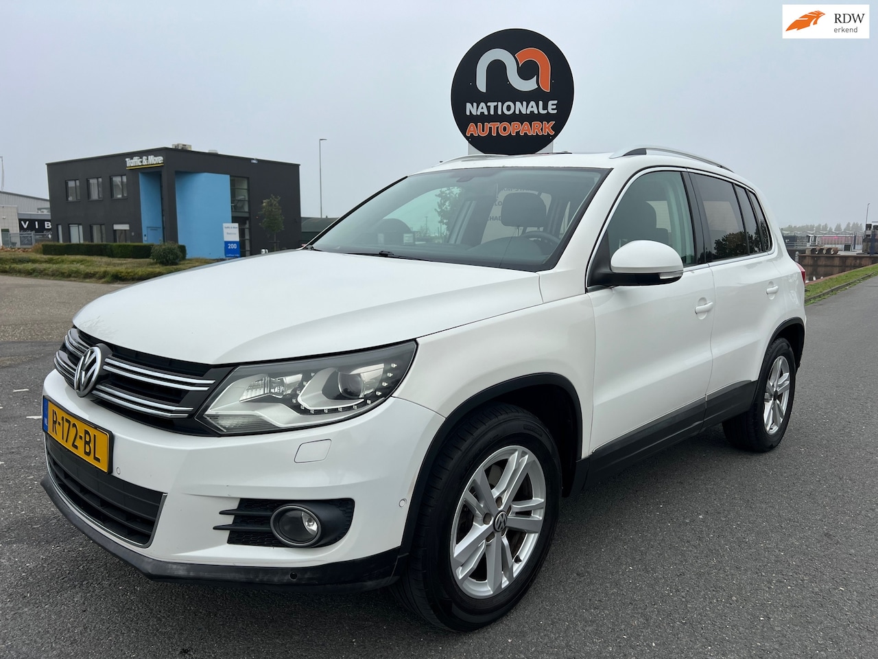Volkswagen Tiguan - 2.0 TSI Sport&Style 4motion R-line Edition * AUTOMAAT * - AutoWereld.nl