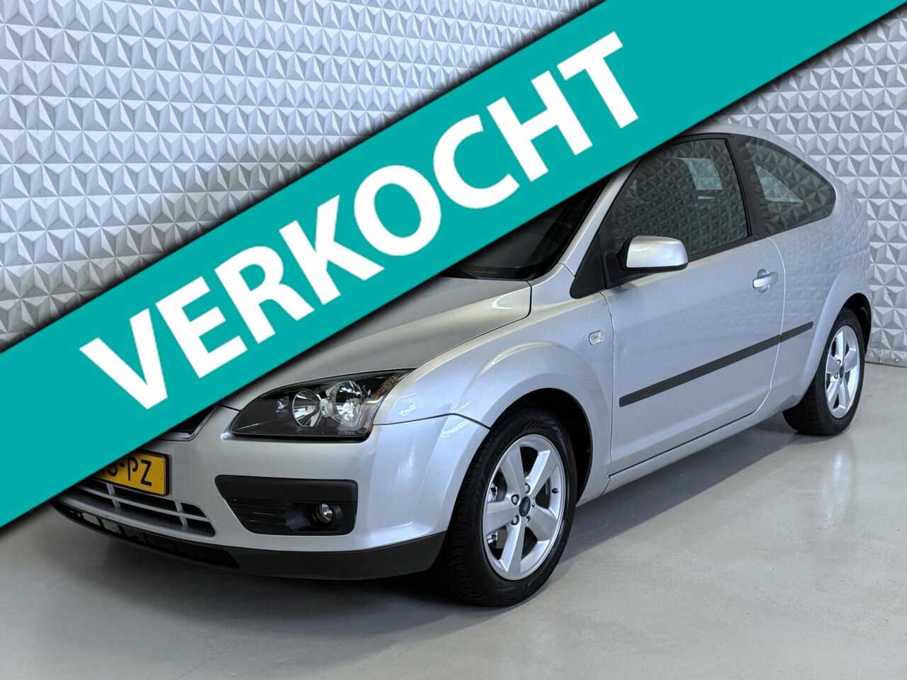 Ford Focus - 1.6-16V Automaat / INVALIDE AANGEPAST! (2005) - AutoWereld.nl