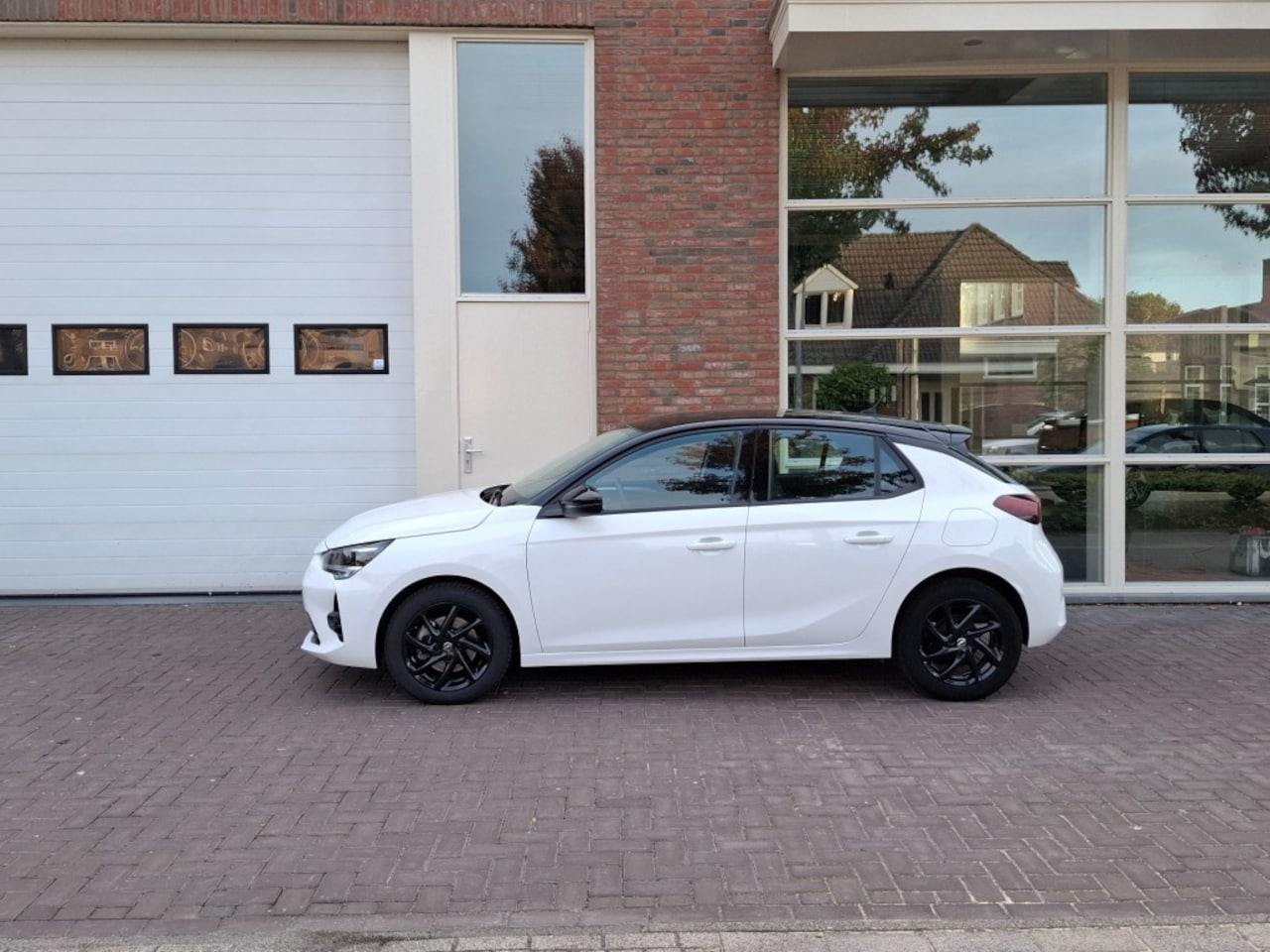 Opel Corsa - 1.2 TURBO 100 PK ULTIMATE BLACK EDITION GS-LINE - AutoWereld.nl