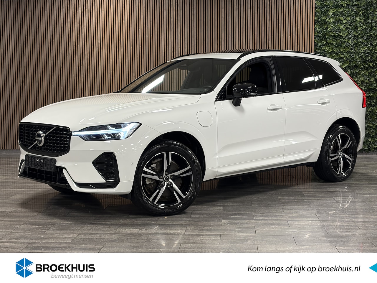 Volvo XC60 - T6 AWD Recharge Plus Dark Long Range | 360° Camera | Adaptieve Cruise Control | Standkache - AutoWereld.nl